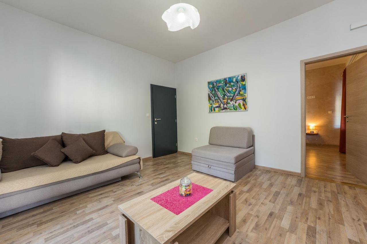 Guest House Malenica Sukošan Eksteriør bilde