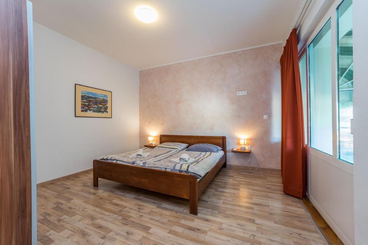Guest House Malenica Sukošan Eksteriør bilde