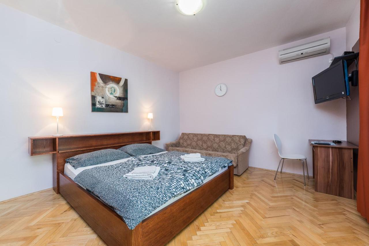 Guest House Malenica Sukošan Eksteriør bilde