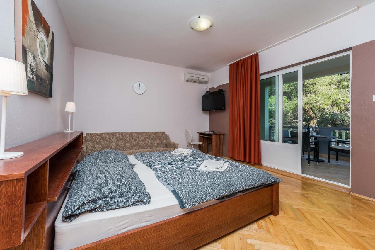 Guest House Malenica Sukošan Eksteriør bilde